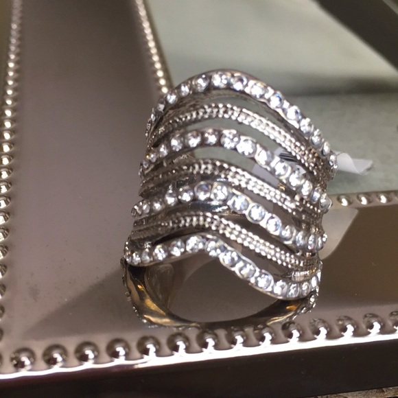 ❤️HP🎉Stunning SilvertoneRing &Simulated diamonds size 6 - Picture 4 of 6
